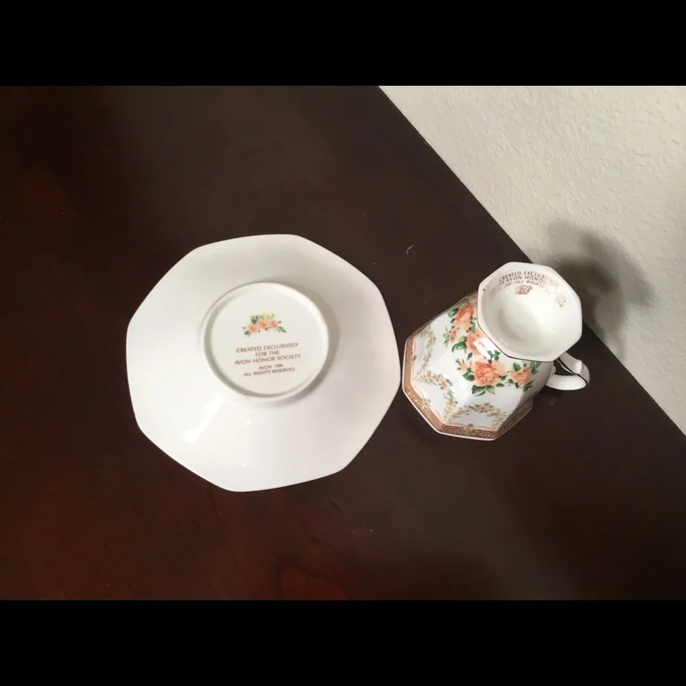 Avon‎ EXCLUSIVE LUXURY VINTAGE TEA CUP 1994
